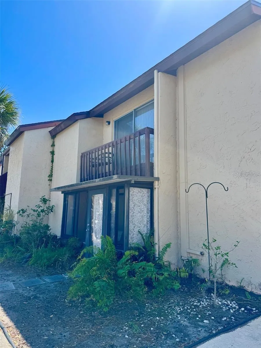 2632 HIDDEN LAKE DRIVE #E Sarasota, FL 34237