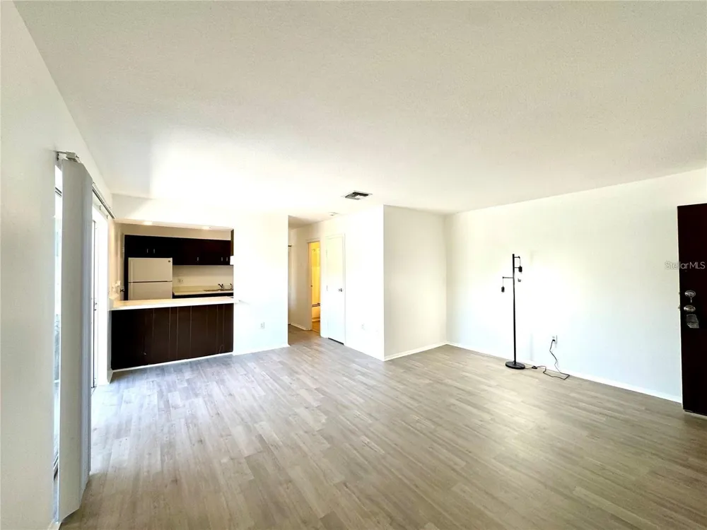2632 HIDDEN LAKE DRIVE #E Sarasota, FL 34237