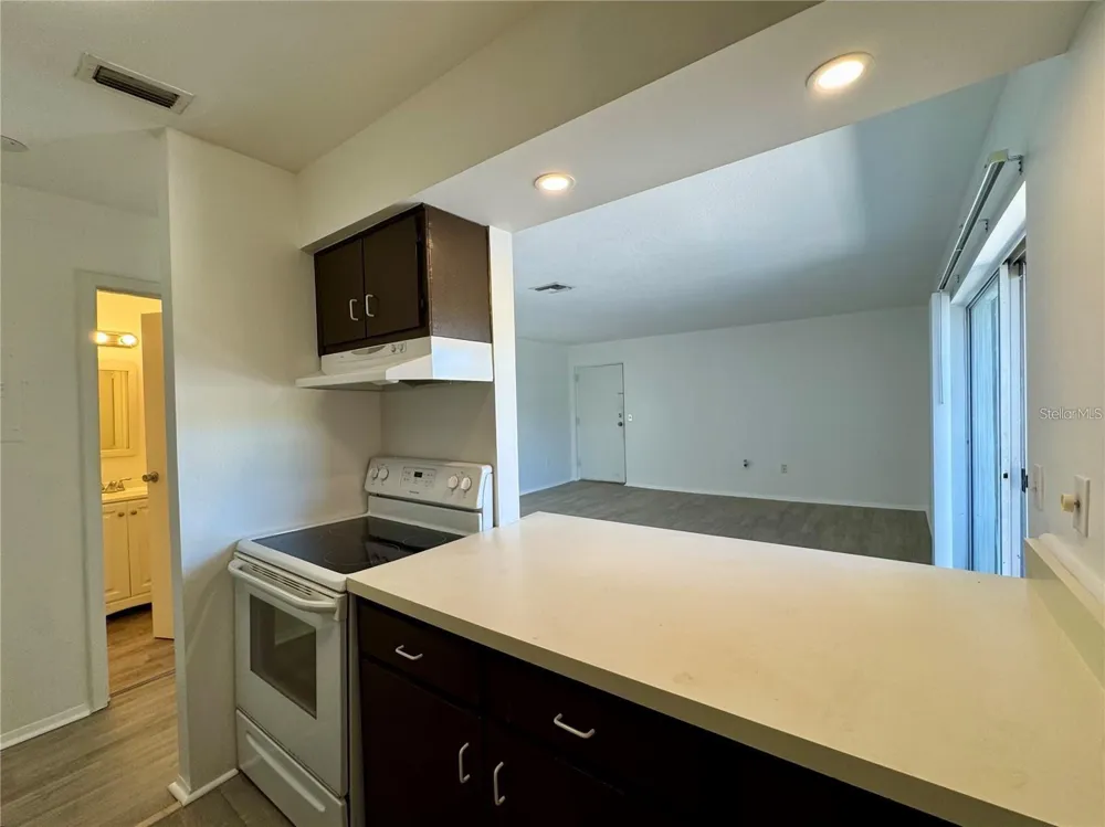 2632 HIDDEN LAKE DRIVE #E Sarasota, FL 34237