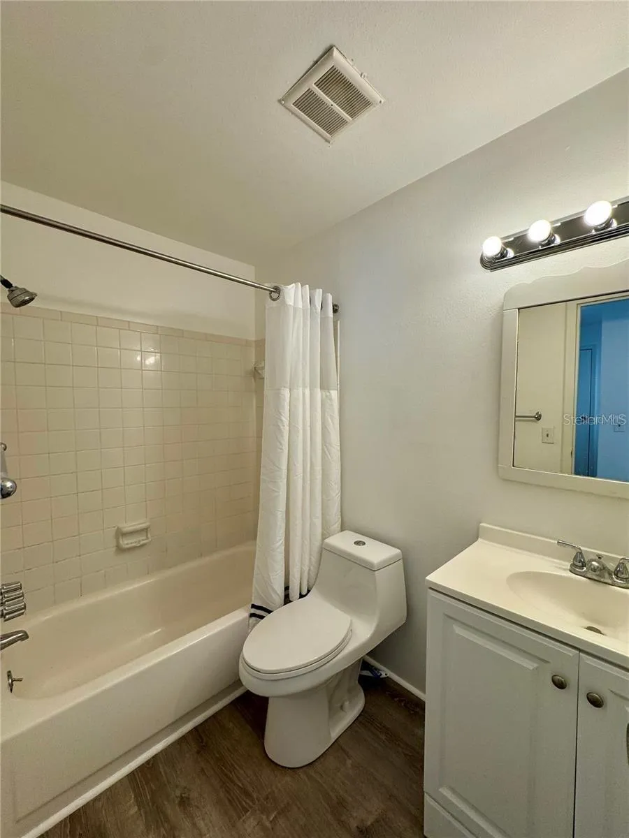 2632 HIDDEN LAKE DRIVE #E Sarasota, FL 34237