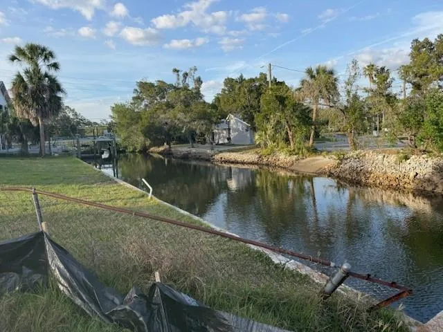 5250 MILLER BAYOU DRIVE Port Richey, FL 34668
