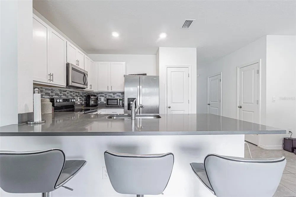 6358 SOPHIE OAKS COURT Tampa, FL 33610
