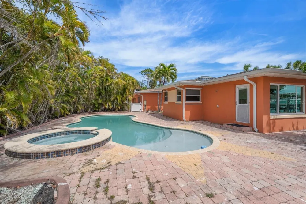 630-650 79TH AVENUE St Pete Beach, FL 33706