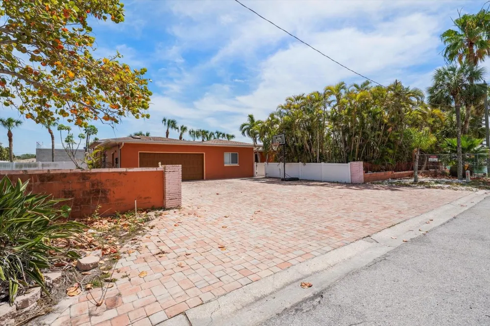 630-650 79TH AVENUE St Pete Beach, FL 33706