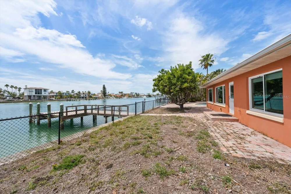 630-650 79TH AVENUE St Pete Beach, FL 33706