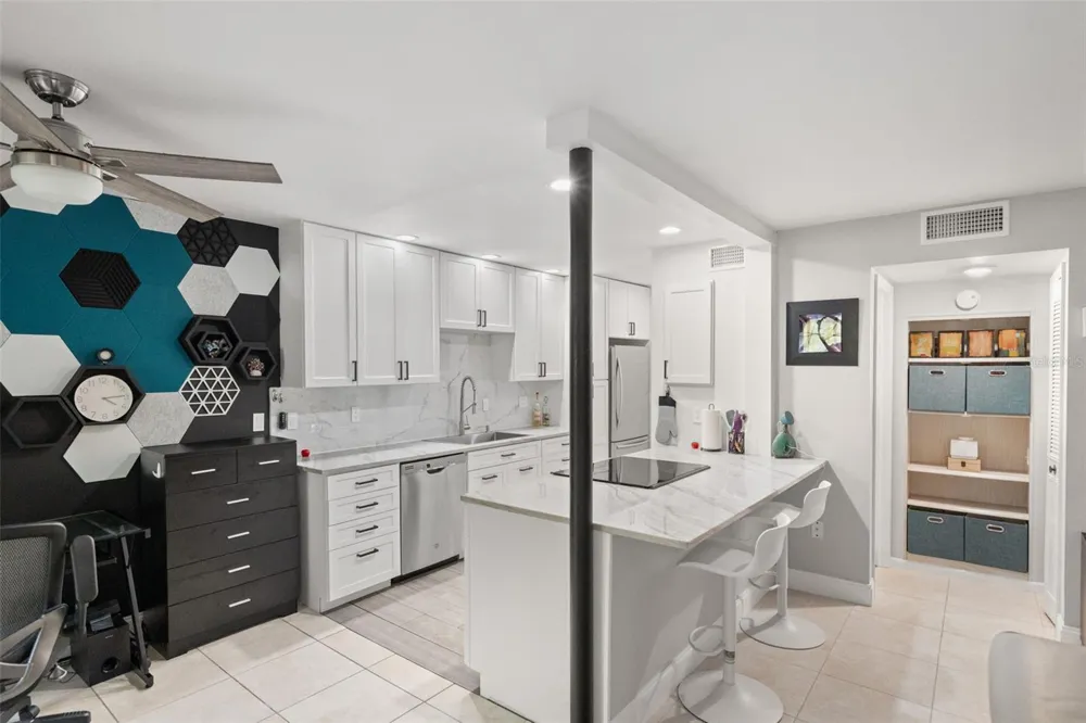 6322 TREETOP CIRCLE Temple Terrace, FL 33617