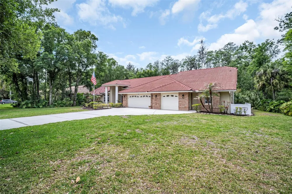 1404 EAST LAKE WOODLANDS PARKWAY Oldsmar, FL 34677