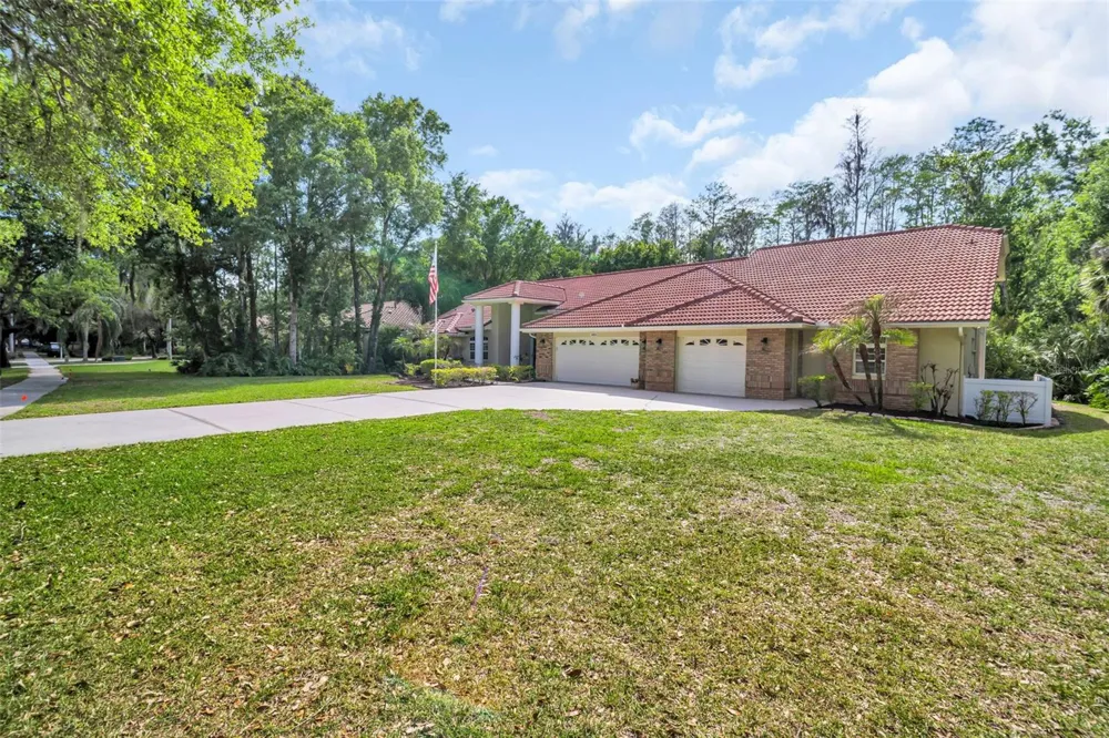 1404 EAST LAKE WOODLANDS PARKWAY Oldsmar, FL 34677