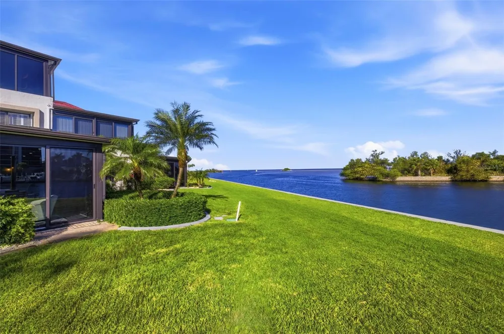 3270 SOUTHSHORE DRIVE #72A Punta Gorda, FL 33955