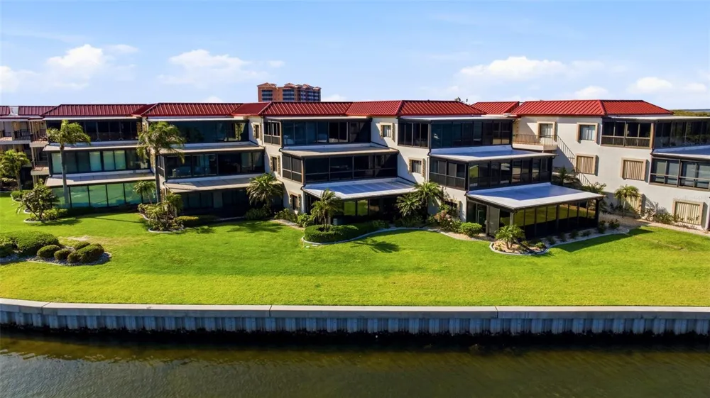 3270 SOUTHSHORE DRIVE #72A Punta Gorda, FL 33955