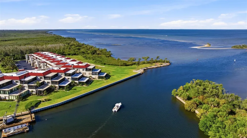 3270 SOUTHSHORE DRIVE #72A Punta Gorda, FL 33955