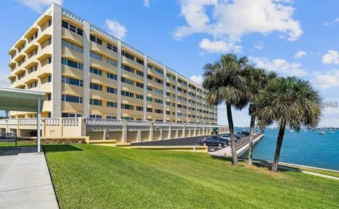 100 BLUFF VIEW DRIVE #308A