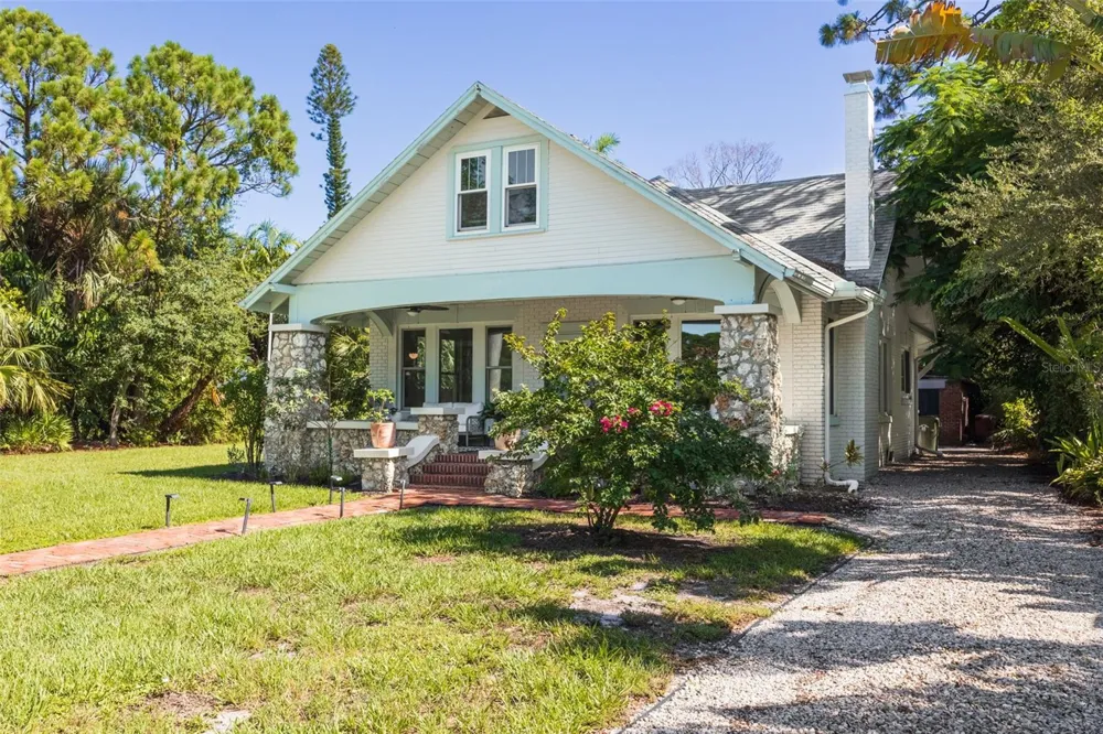 1473 BARCELONA AVENUE Fort Myers, FL 33901