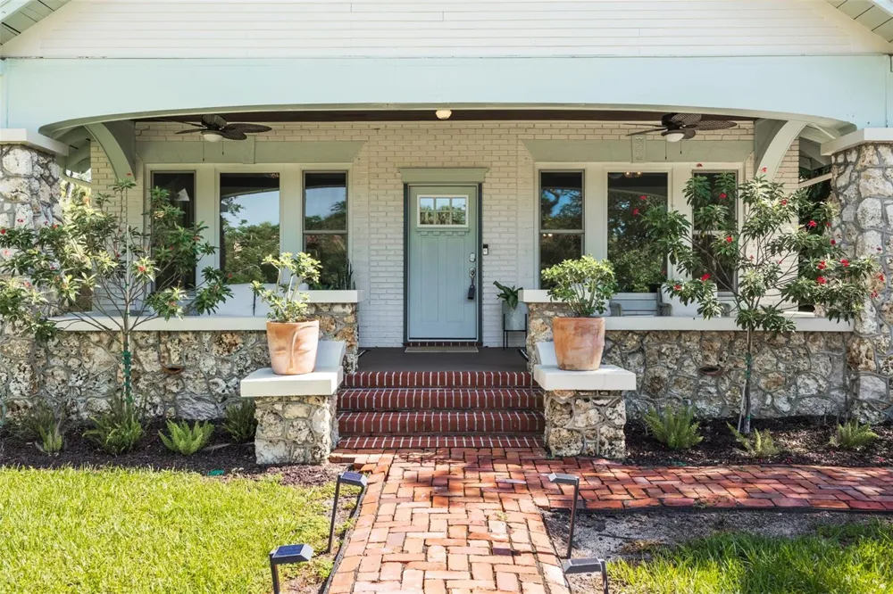 1473 BARCELONA AVENUE Fort Myers, FL 33901