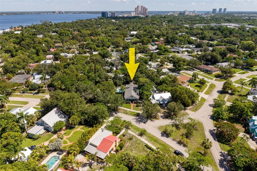 1473 BARCELONA AVENUE Fort Myers, FL 33901