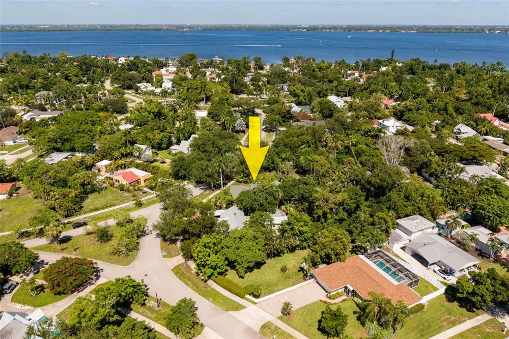 1473 BARCELONA AVENUE Fort Myers, FL 33901