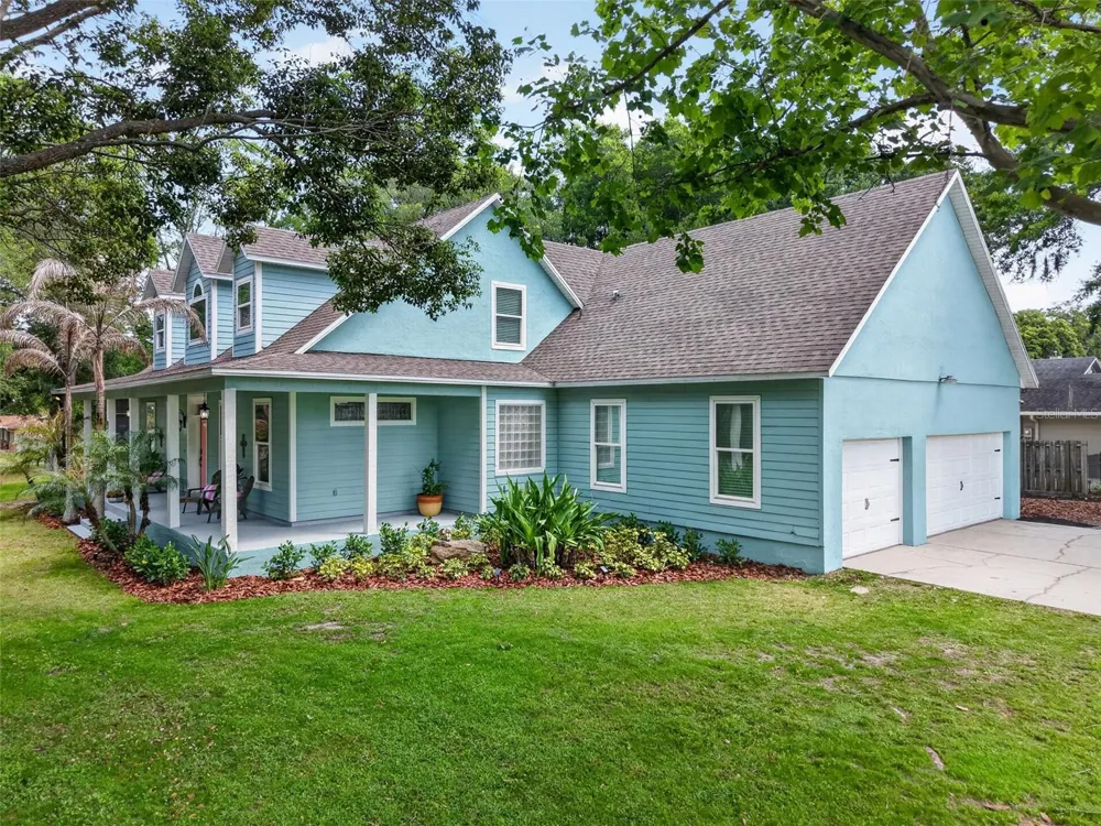 250 WALKER STREET Oakland, FL 34760