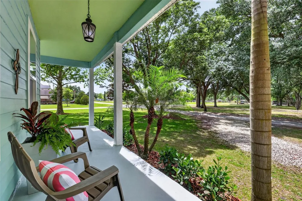 250 WALKER STREET Oakland, FL 34760
