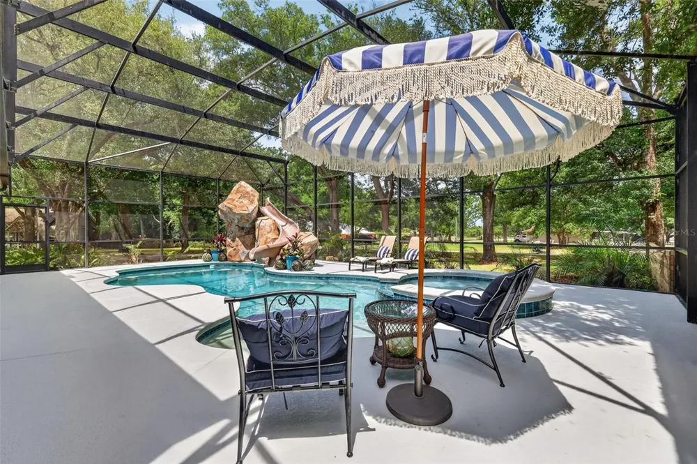 250 WALKER STREET Oakland, FL 34760