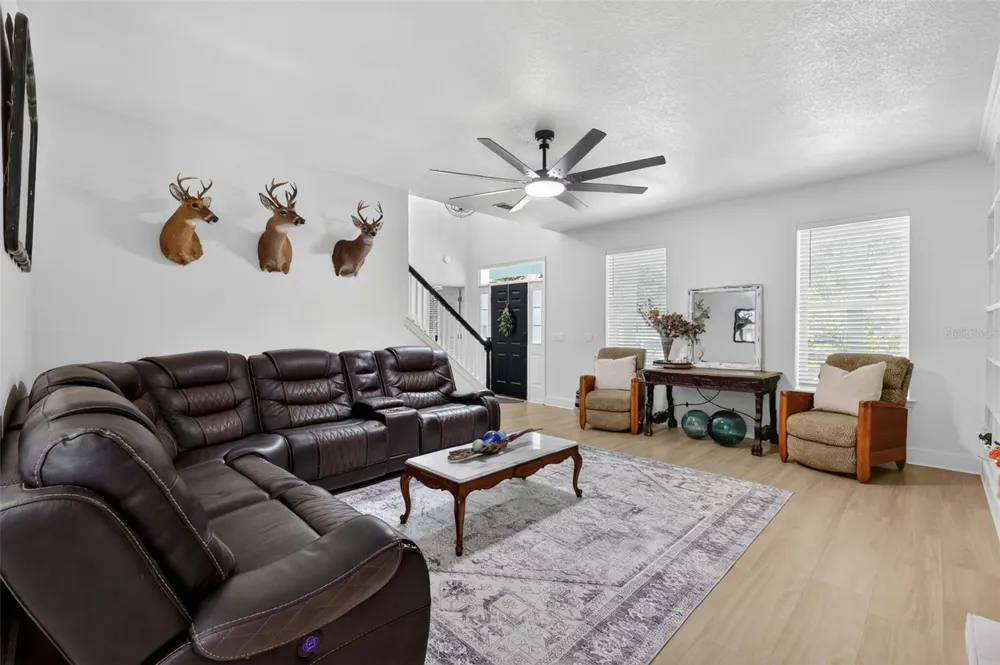 250 WALKER STREET Oakland, FL 34760