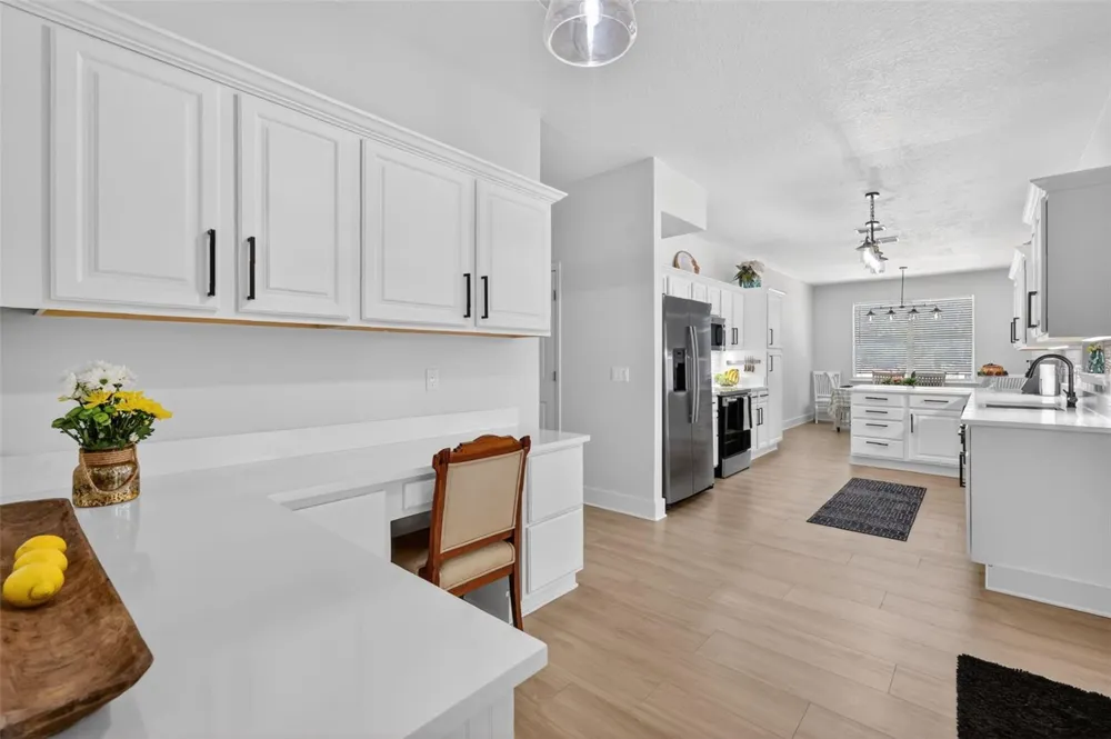 250 WALKER STREET Oakland, FL 34760