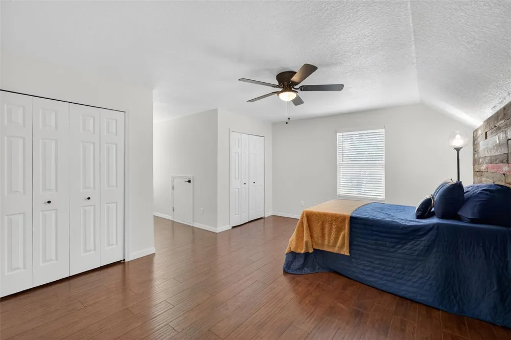 250 WALKER STREET Oakland, FL 34760