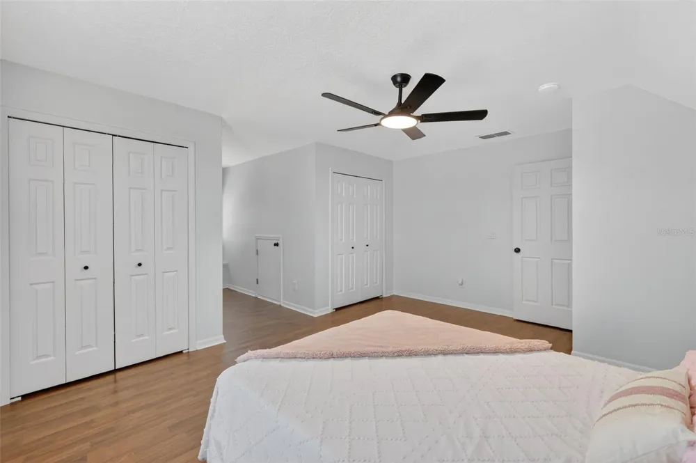 250 WALKER STREET Oakland, FL 34760