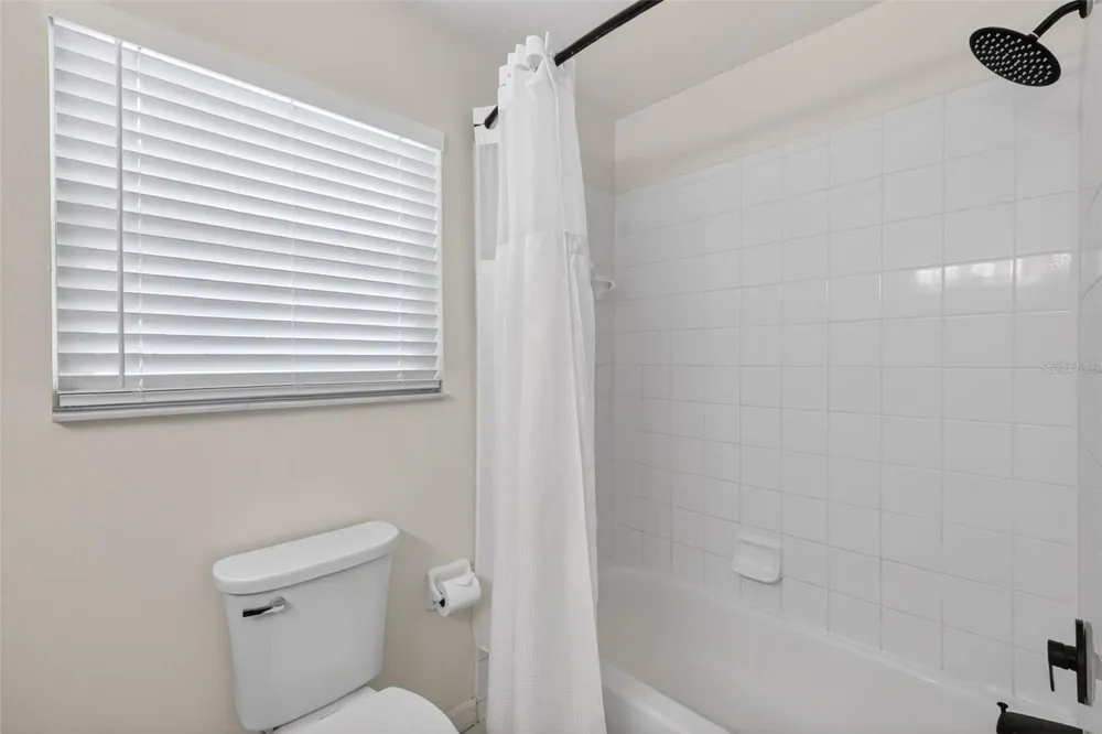 250 WALKER STREET Oakland, FL 34760