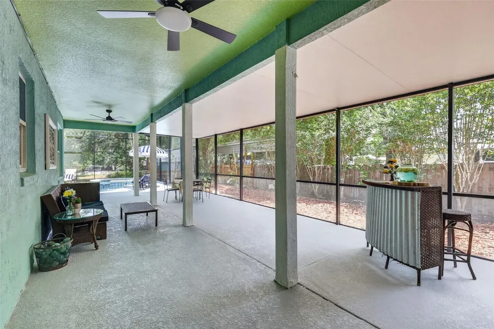 250 WALKER STREET Oakland, FL 34760