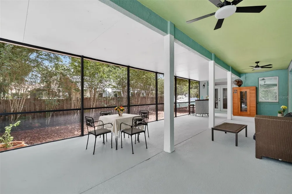250 WALKER STREET Oakland, FL 34760