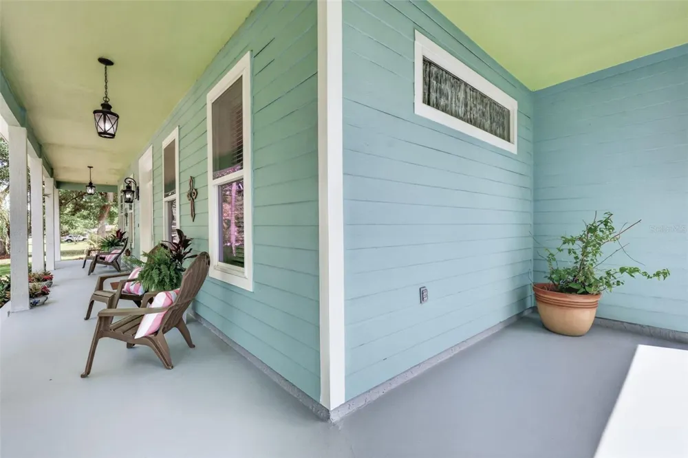 250 WALKER STREET Oakland, FL 34760