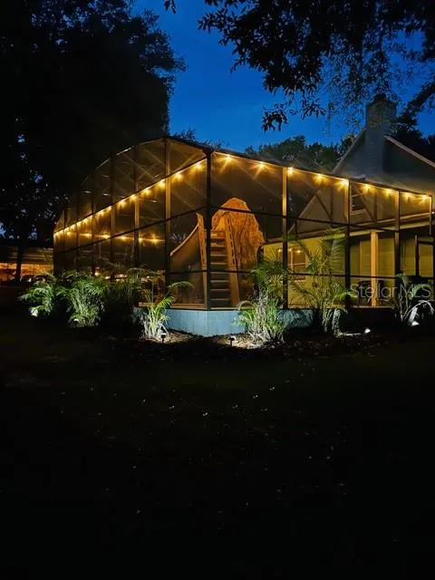 250 WALKER STREET Oakland, FL 34760