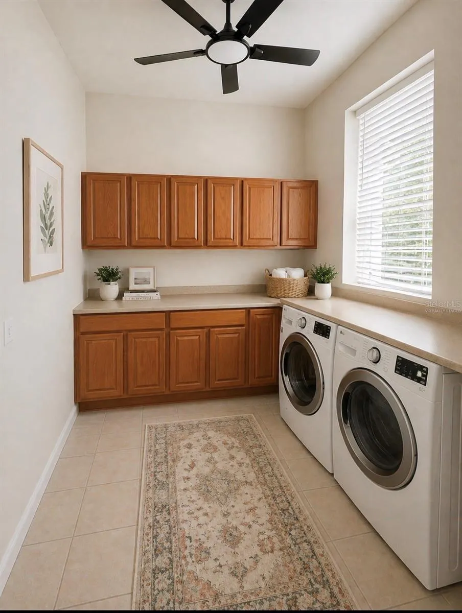 250 WALKER STREET Oakland, FL 34760
