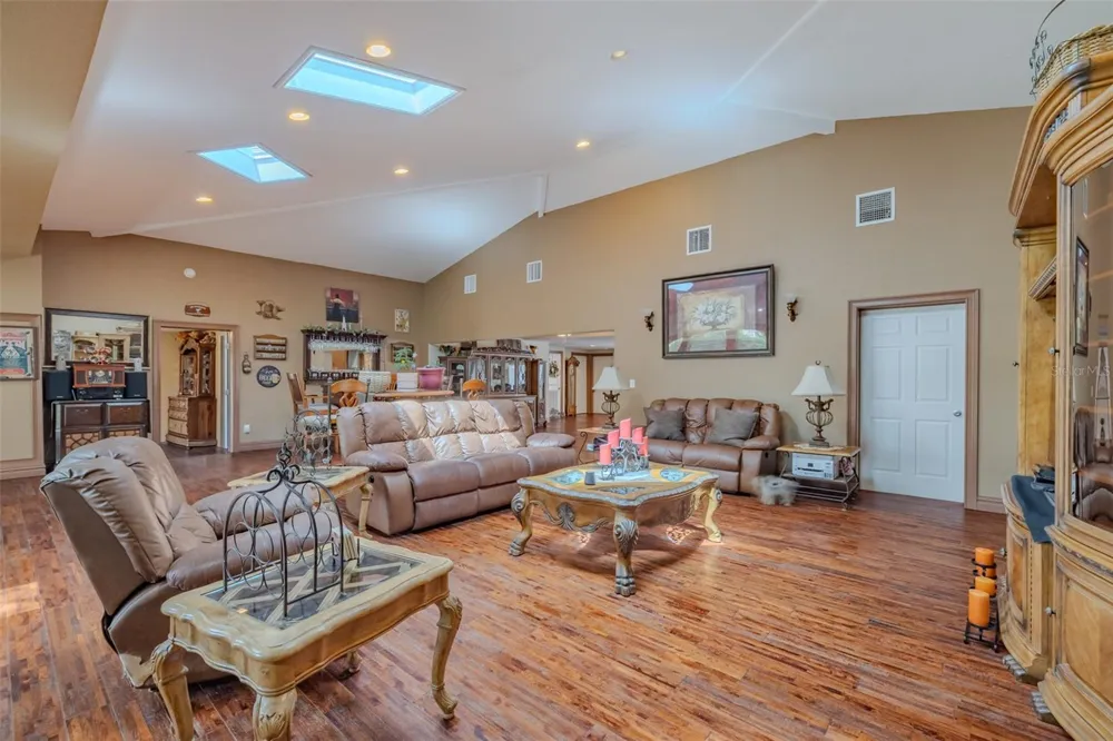 18853 TRACER DRIVE Lutz, FL 33549