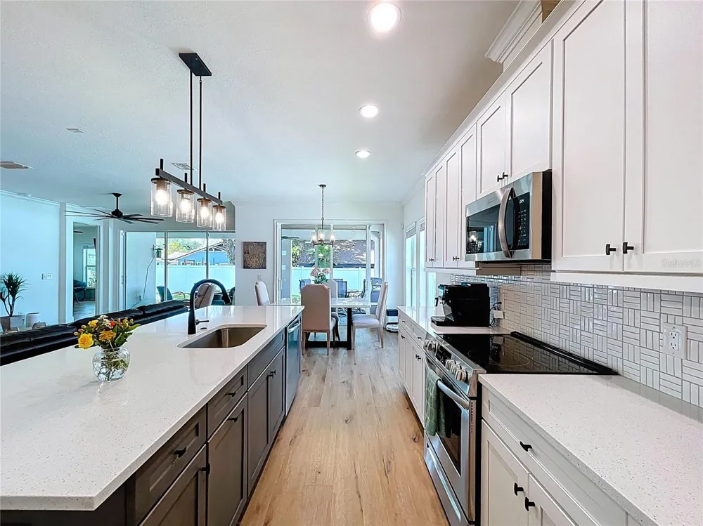 929 CLEARVIEW AVENUE Lakeland, FL 33801