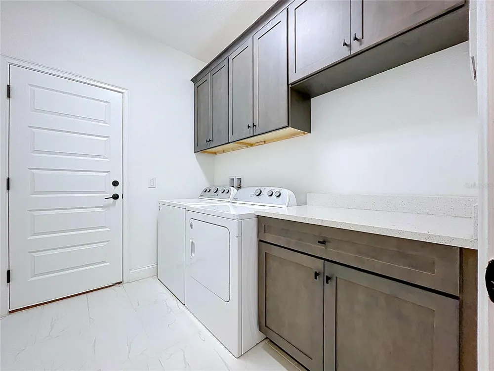 929 CLEARVIEW AVENUE Lakeland, FL 33801