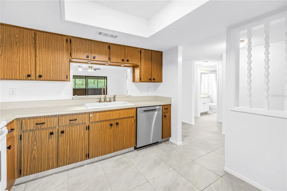 3600 MAGNOLIA RIDGE CIRCLE #1224 Palm Harbor, FL 34684