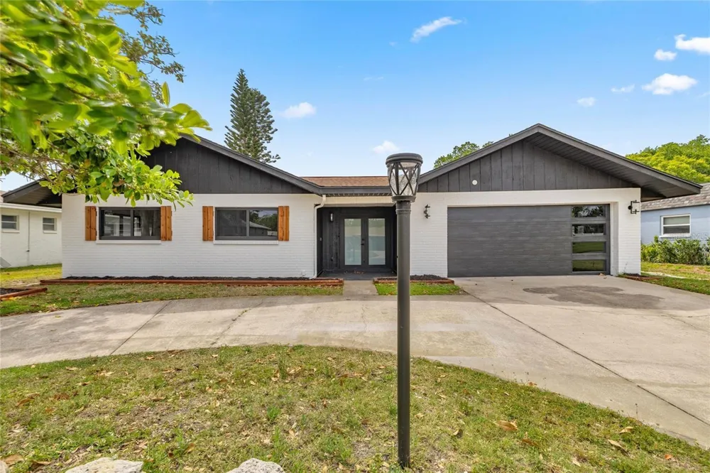 1218 SE 4TH AVENUE Crystal River, FL 34429