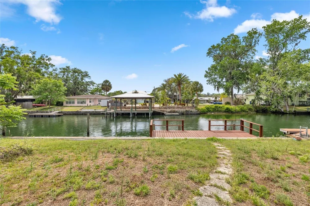 1218 SE 4TH AVENUE Crystal River, FL 34429