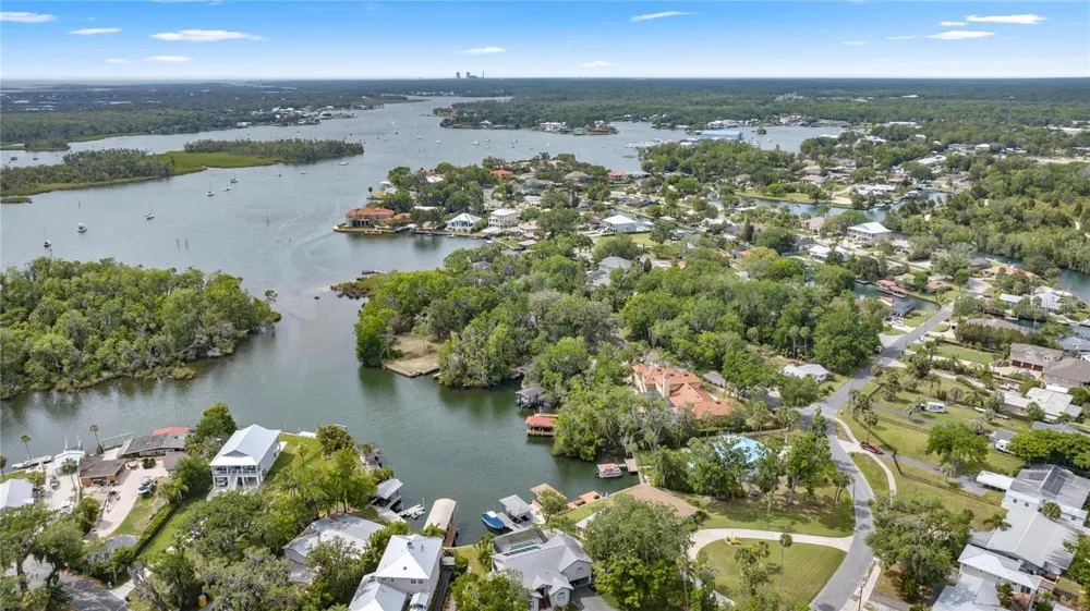 1218 SE 4TH AVENUE Crystal River, FL 34429