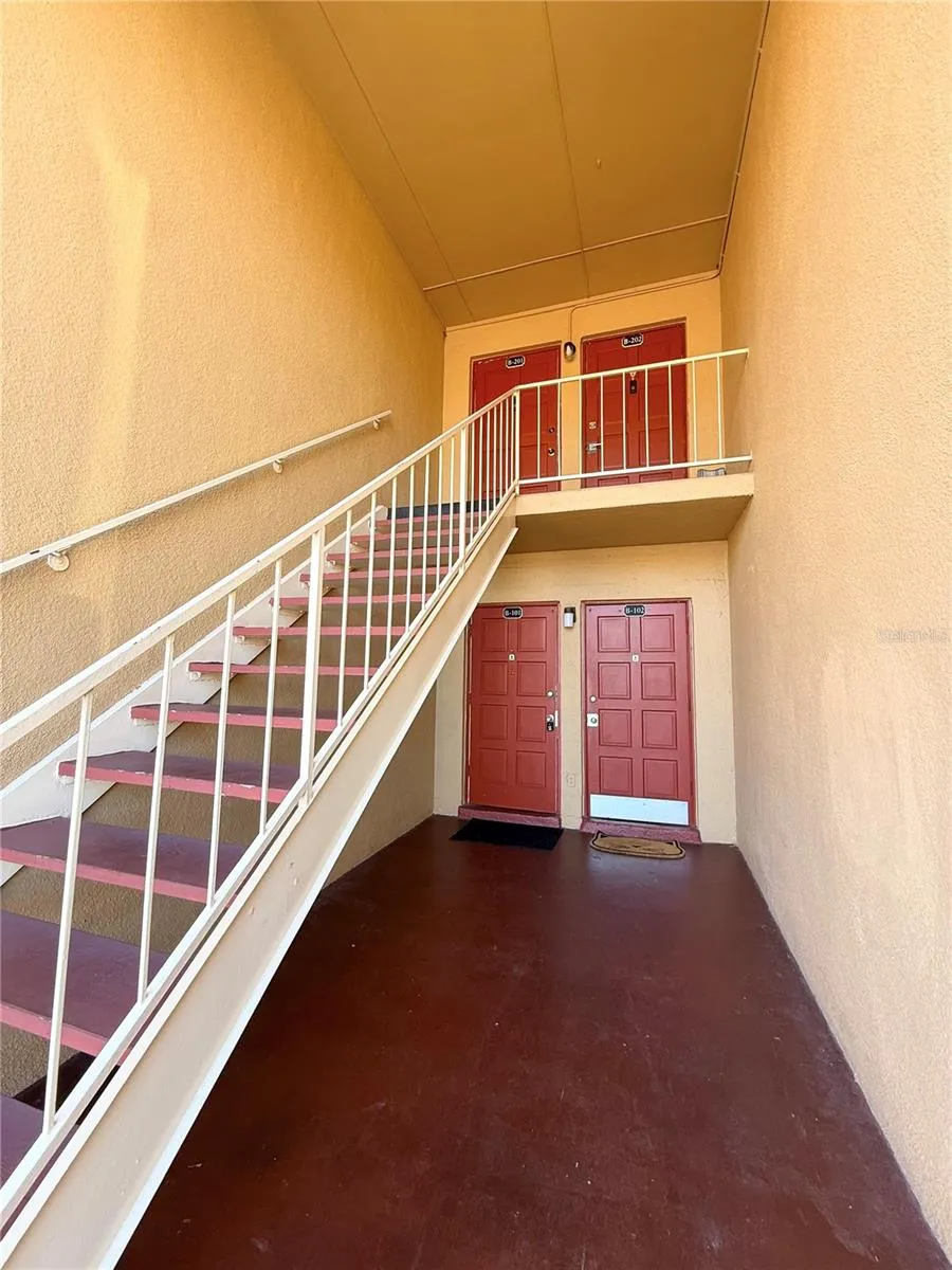 1000 LAKE OF THE WOODS BOULEVARD #101B Casselberry, FL 32730