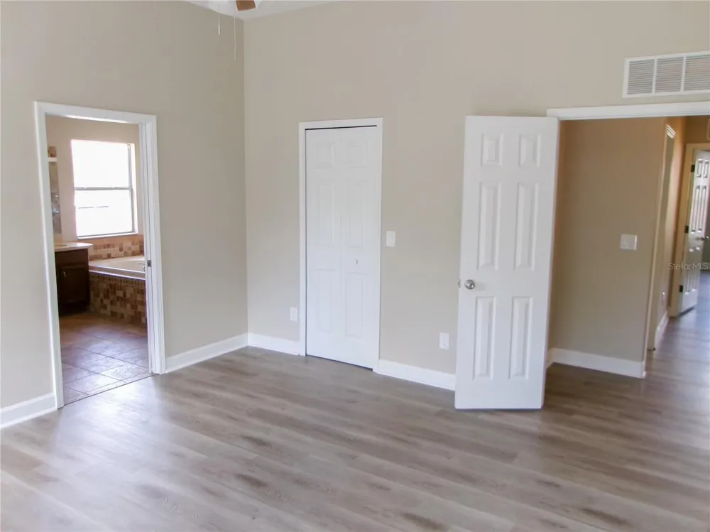 11314 OYSTER BAY CIRCLE New Port Richey, FL 34654