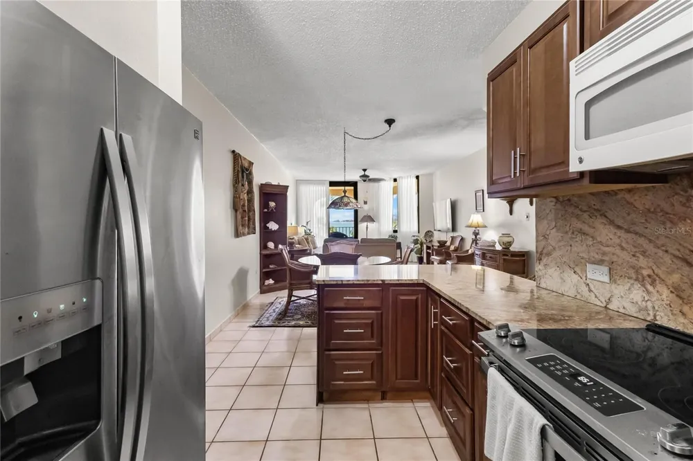190 CANDELERO DR #228 Humacao, PR 00791