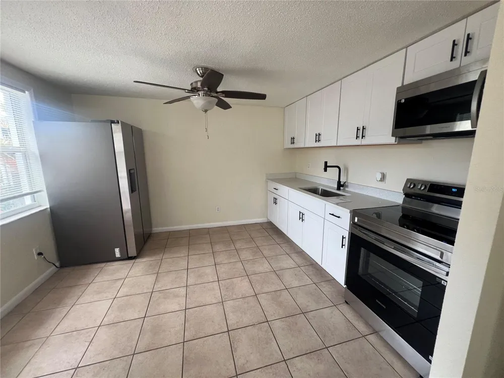 275 PINEAPPLE STREET #B Englewood, FL 34223