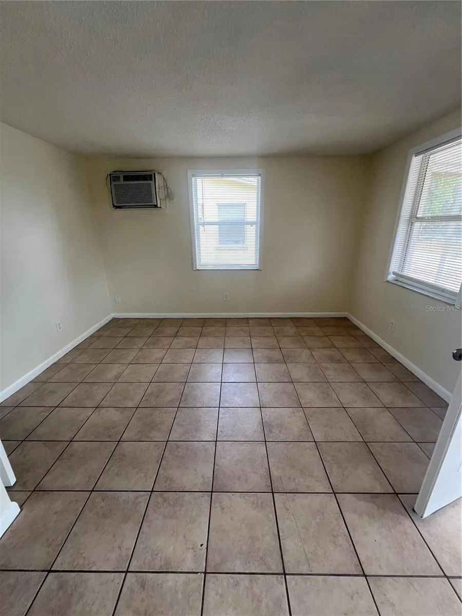 275 PINEAPPLE STREET #B Englewood, FL 34223
