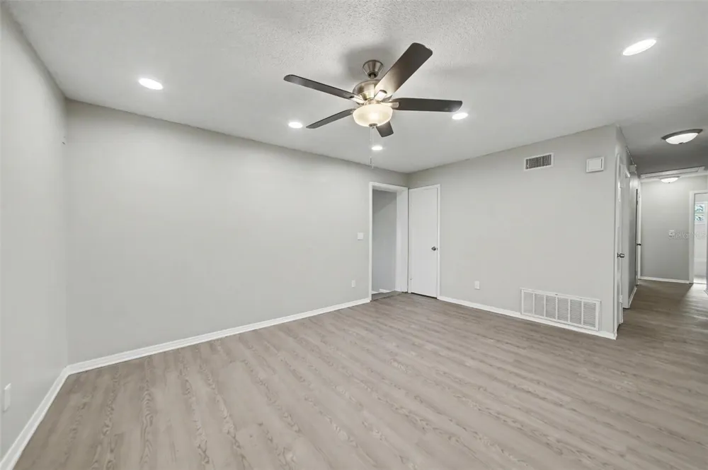 722 GALSWORTHY AVENUE Orlando, FL 32809