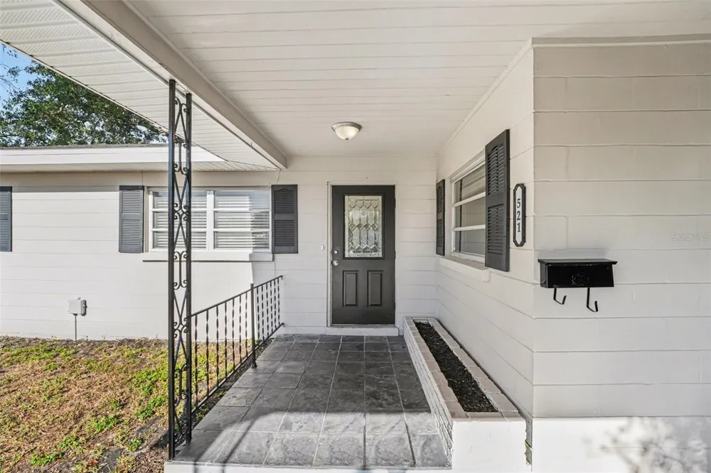 521 W PALMEDEN DRIVE Lakeland, FL 33803