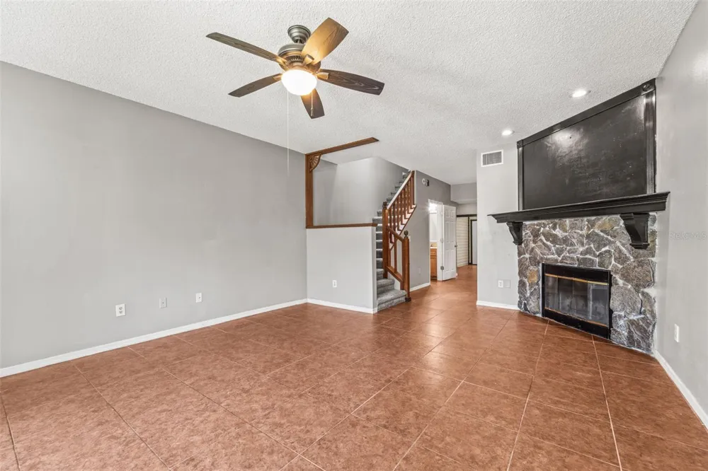 312 WINCHESTER WAY Palm Harbor, FL 34684