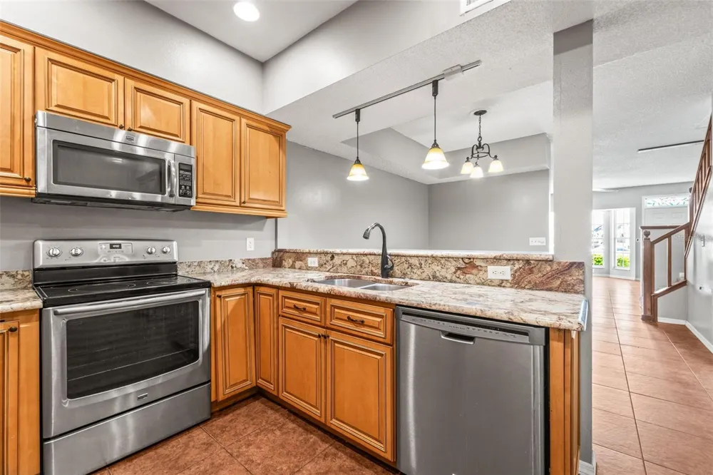 312 WINCHESTER WAY Palm Harbor, FL 34684