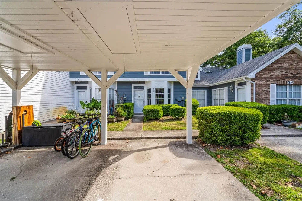 312 WINCHESTER WAY Palm Harbor, FL 34684